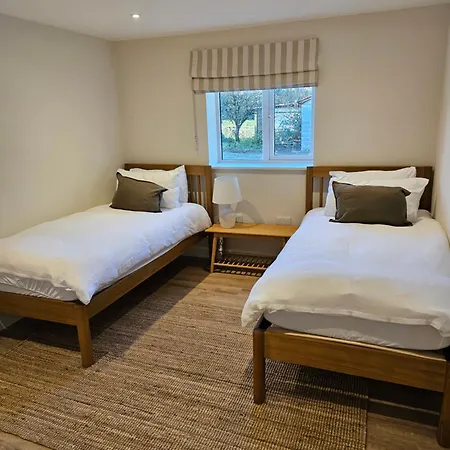 Newditch Farm - Brs Airport * Bristol