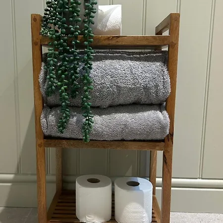 Newditch Farm - Brs Airport * Bristol