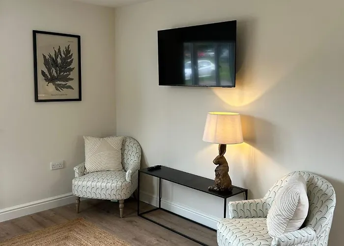 Newditch Farm - Brs Airport * Bristol