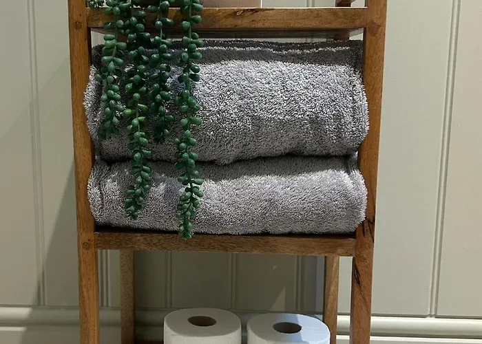 Newditch Farm - Brs Airport * Bristol