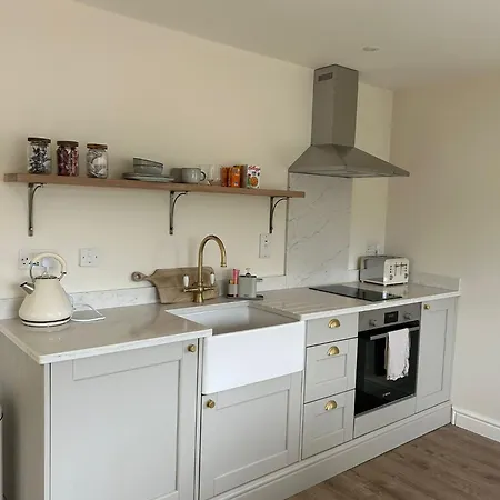 Newditch Farm - Brs Airport Bristol